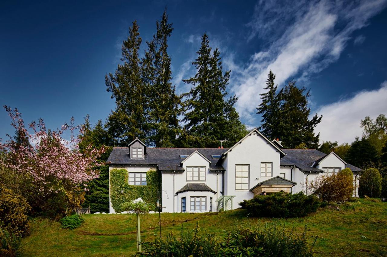 Craigdarroch Hotel Foyers Exterior photo