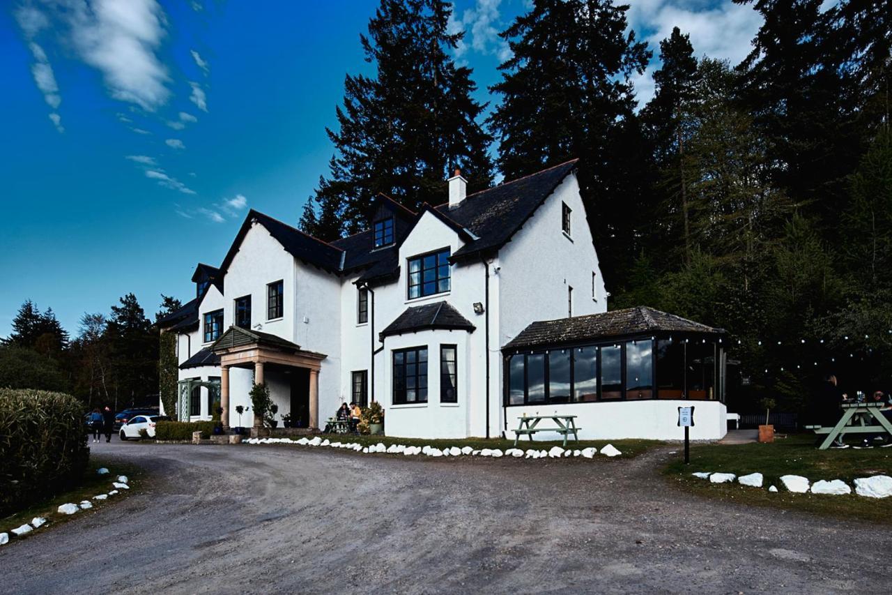 Craigdarroch Hotel Foyers Exterior photo