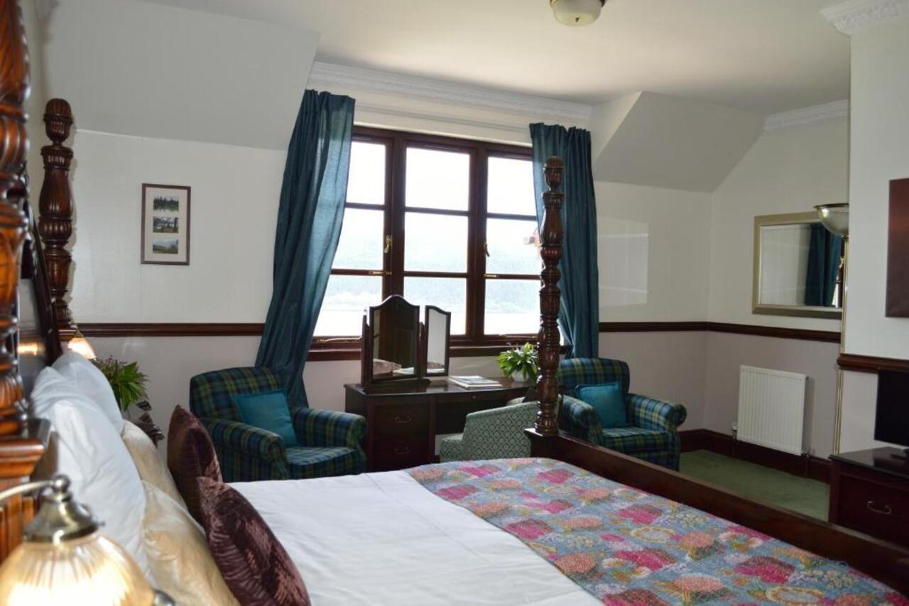 Craigdarroch Hotel Foyers Exterior photo