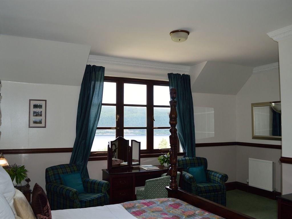 Craigdarroch Hotel Foyers Exterior photo