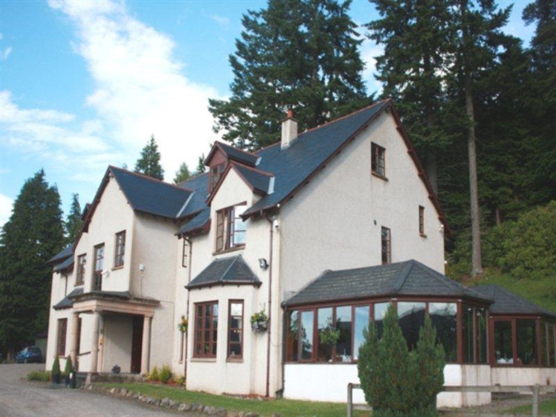 Craigdarroch Hotel Foyers Exterior photo