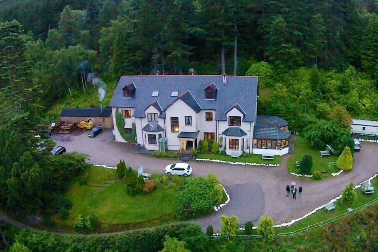 Craigdarroch Hotel Foyers Exterior photo